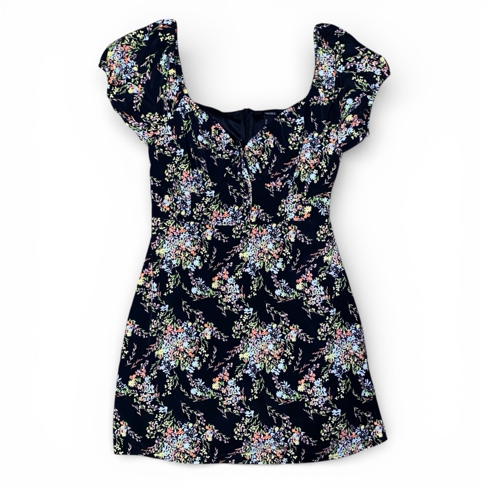 Forever 21 Black Floral Puff Sleeve Dress
